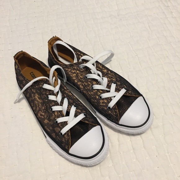 kids leopard print converse